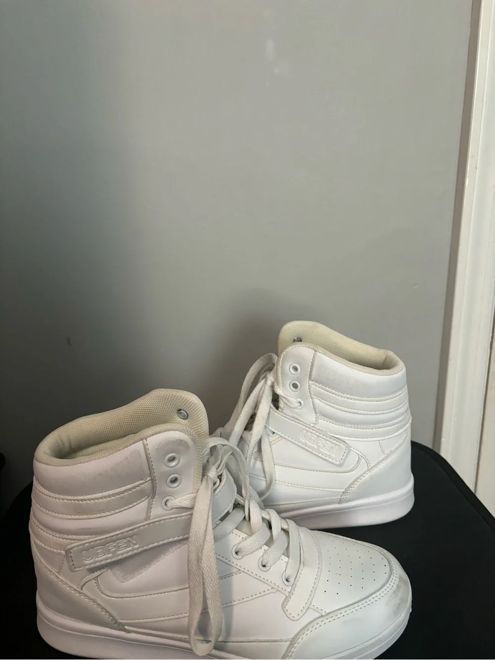 N/A classic white